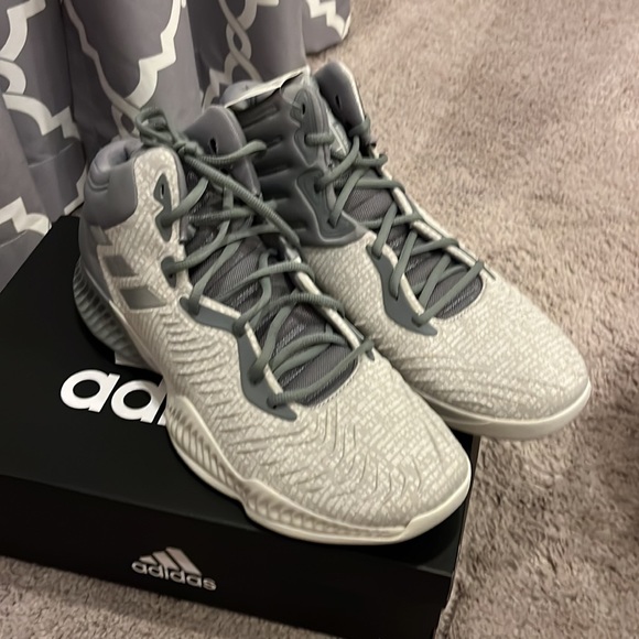 Adidas Mad Bounce 2018 Basketball Shoes Sneakers new grey Mens Size 14 - Picture 2 of 13